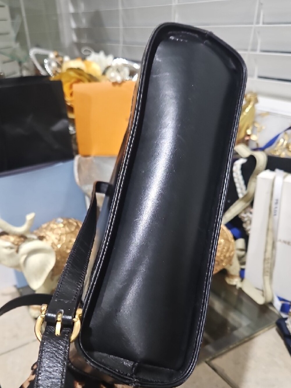 Vintage Salvatore Ferragamo Leather Black Shoulder Bag w/Gold Hardware & COA - Picture 13 of 16